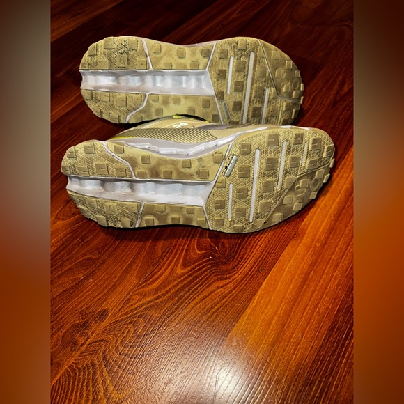 ON Cloudhorizon Waterproof Women’s Hiking Shoes in Glacier Caper - Picture 9 of 10